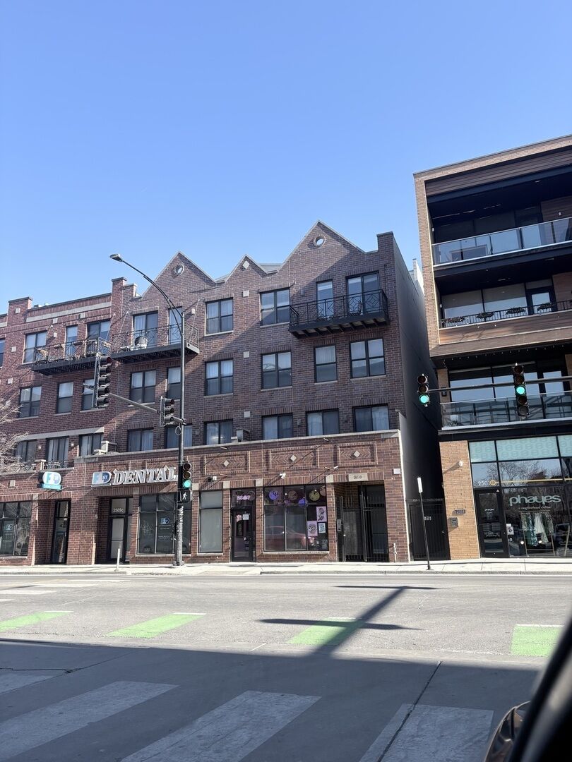 Property Photo:  2507 N Milwaukee Avenue 2N  IL 60647 