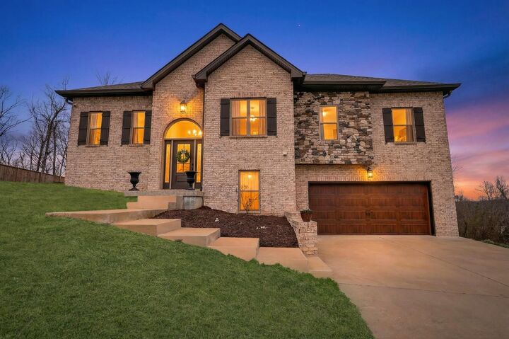 Property Photo: 105 Brook Hollow Ct TN 37025