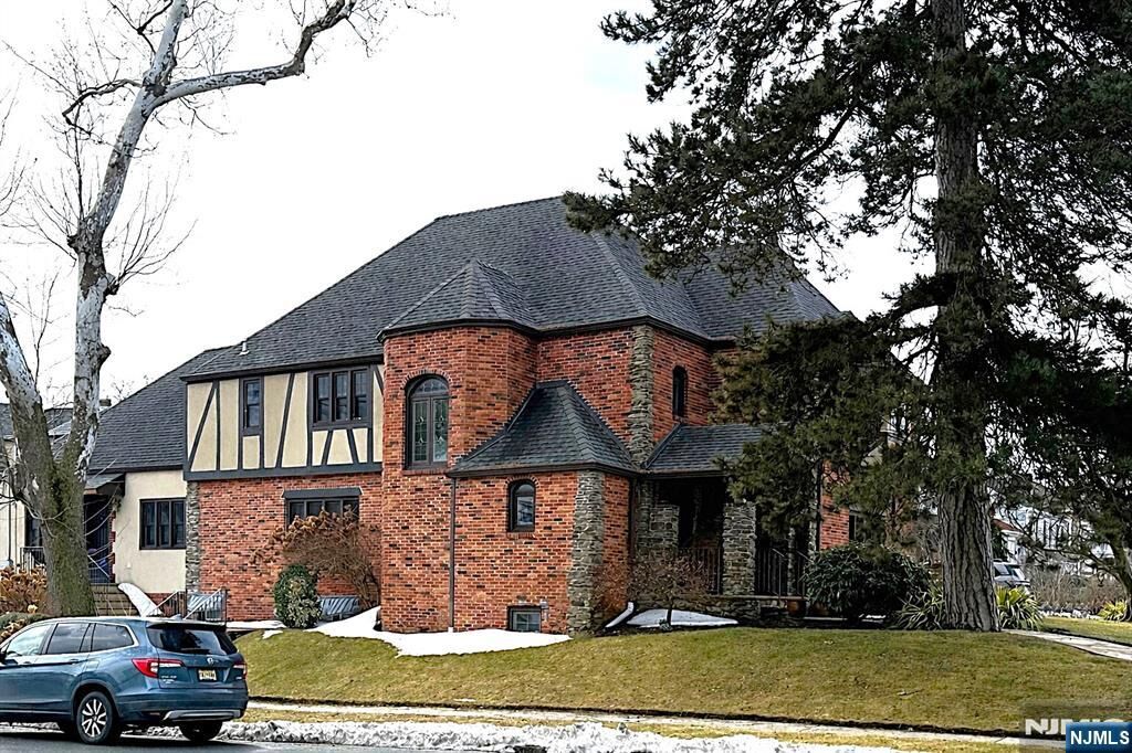 Property Photo:  632 Belgrove Drive  NJ 07032 