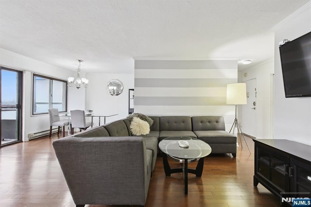 Property Photo:  125 Prospect Avenue 17G  NJ 07601 