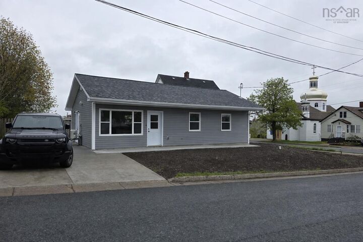 Property Photo:  6 South Street  NS B1N 2M3 