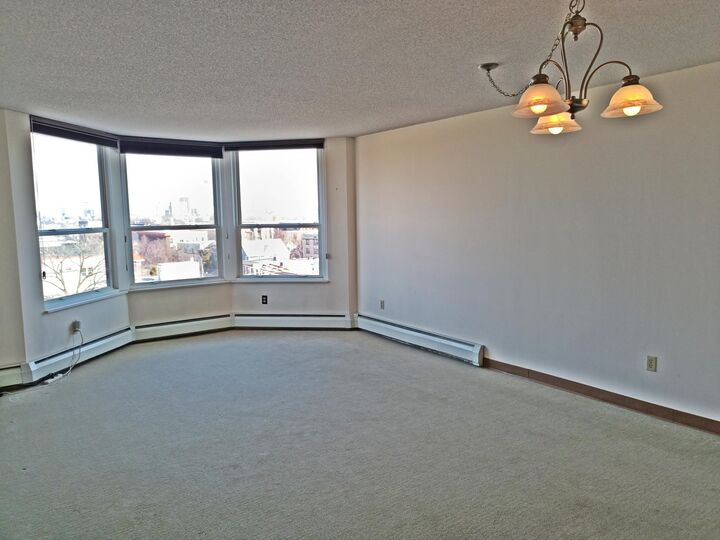 Property Photo:  1425 W 28th Street 618  MN 55408 