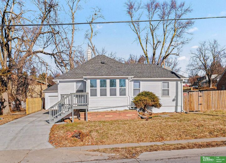 Property Photo: 6504 Ames Avenue NE 68104