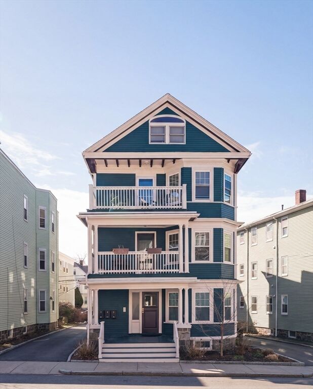 Property Photo:  17 Tower Street 1  MA 02130 