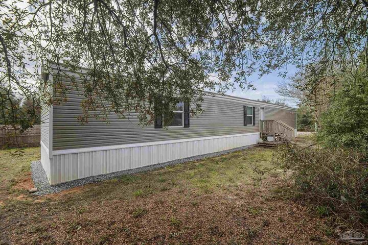 Property Photo:  5218 Plateau Rd  FL 32507 