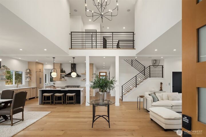 Property Photo: 12226 NE 70th Street WA 98033