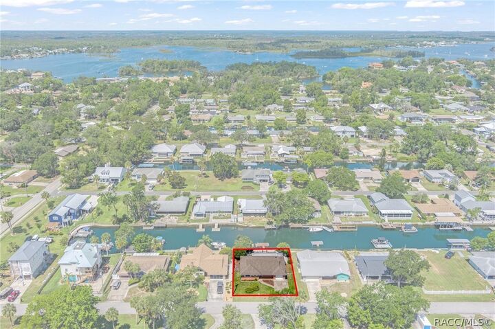 Property Photo:  1400 SE 5th Avenue  FL 34429 