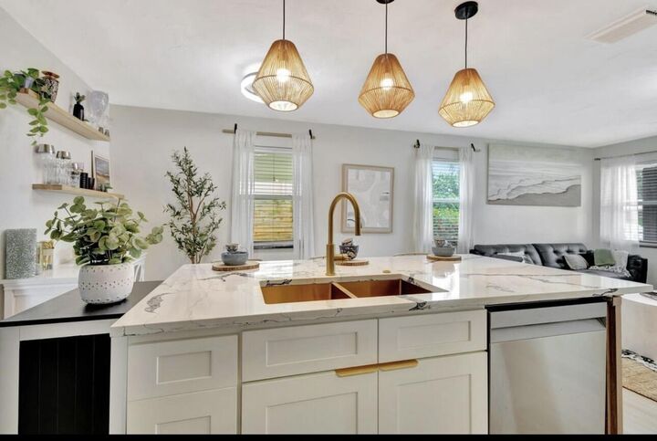 Property Photo:  115 W 31st Court  FL 33404 