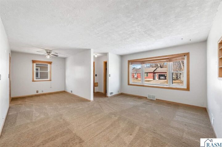 Property Photo:  511 Harrison Avenue  MN 56003 