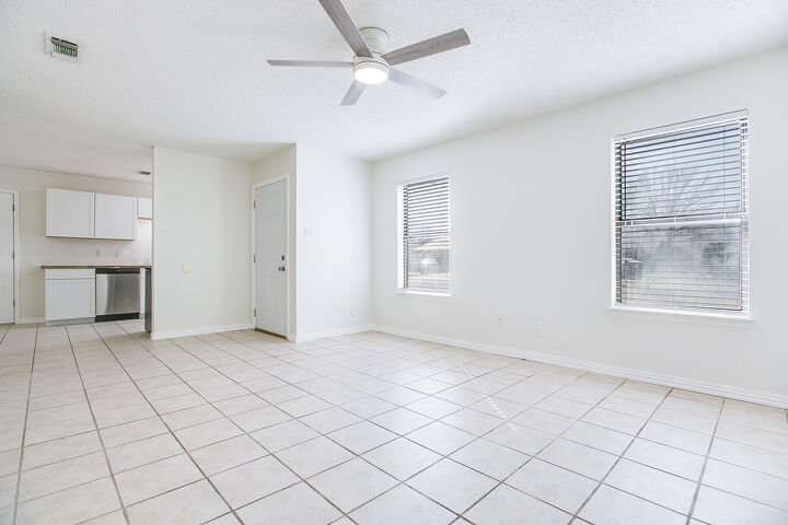 Property Photo:  806 Van Zandt Street  TX 76905 