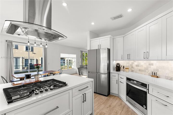 Property Photo:  20775 NW 1st St  FL 33029 