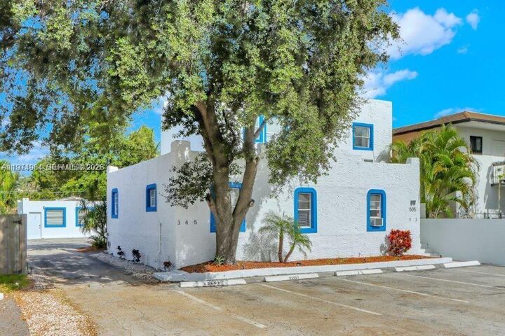 Property Photo:  505 SE 20th St 1  FL 33316 