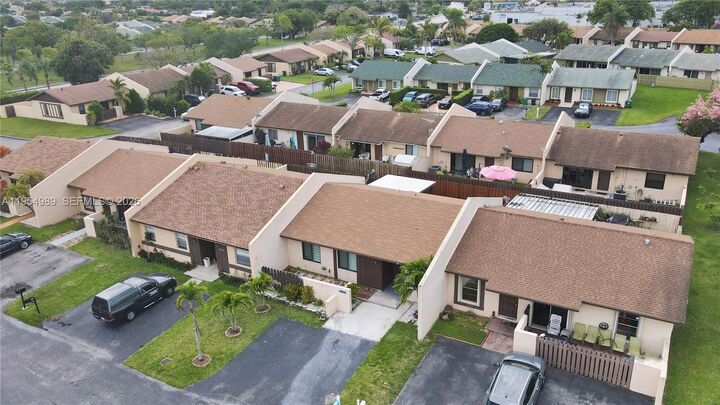 Property Photo: 12216 SW 110th Ln FL 33186