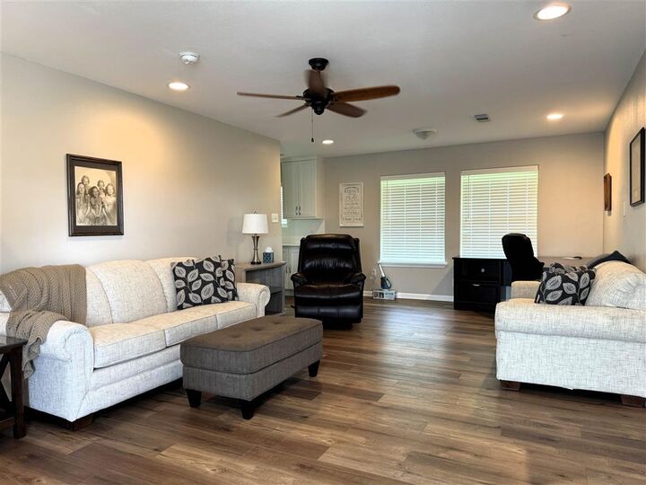 Property Photo:  405 McKinley Street  LA 70669 