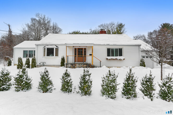 Property Photo: 1470 Stratfield Road CT 06825