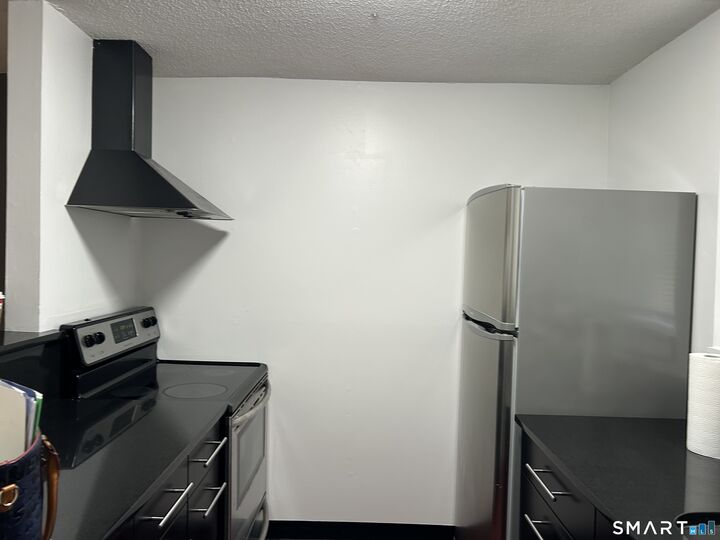 Property Photo: 38 North Main Street Apt 32 CT 06107