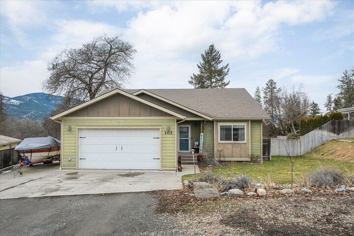 Property Photo: 103 Crestview Dr WA 99114