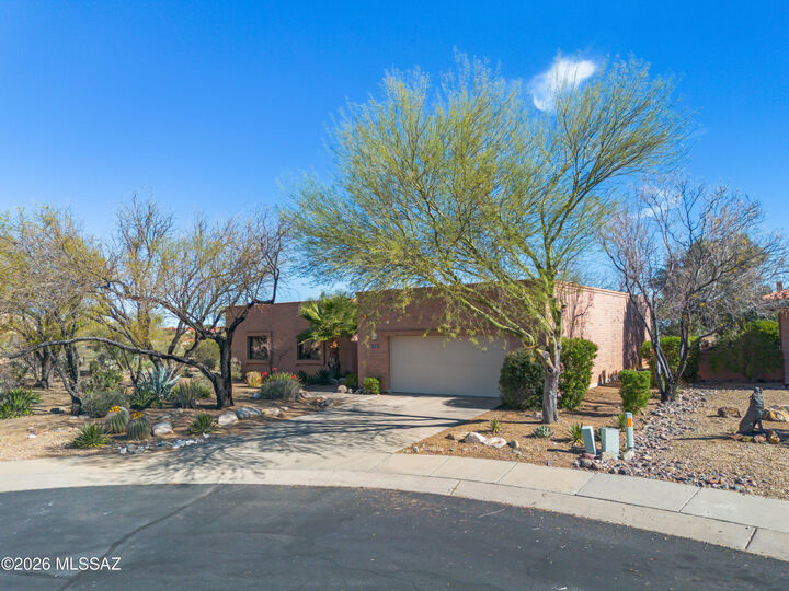 Property Photo: 1410 W Hidden Crest Court AZ 85622