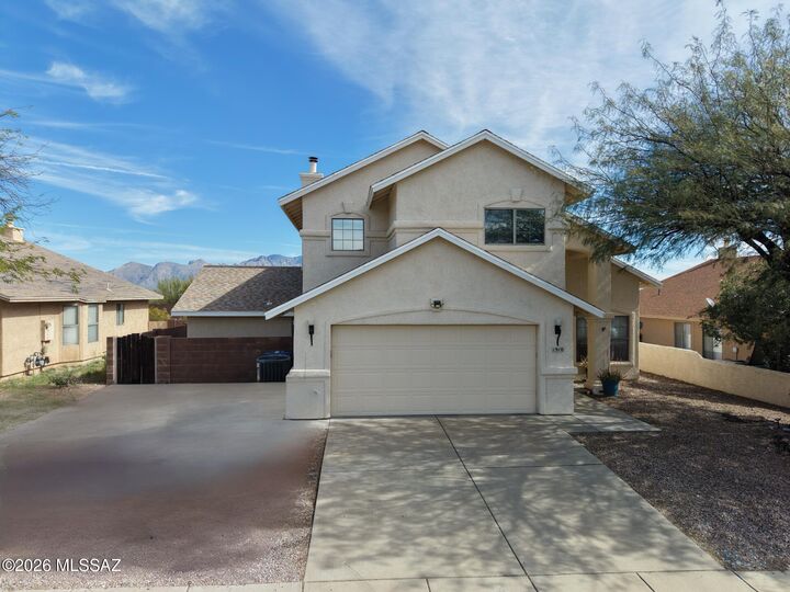 Property Photo: 1910 N Takahe Way AZ 85745
