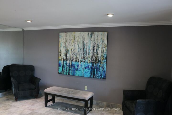 Property Photo:  600 Grenfell Drive 207  ON N5X 2R8 