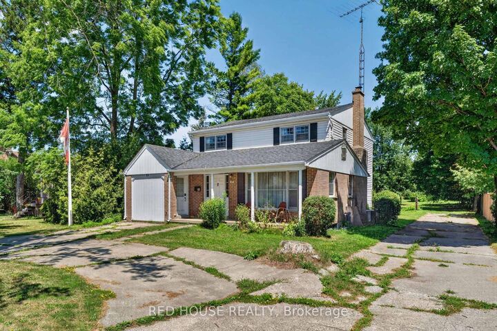 53 McLaughlin Road N — photo 1