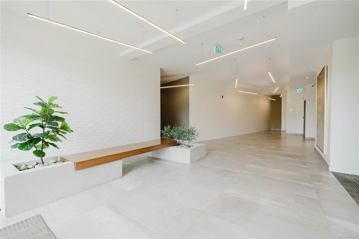 Property Photo:  100 Lombardy St 402  BC V9P 1P3 