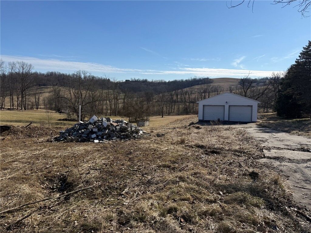 Property Photo: 195 Vaneal Rd PA 15301