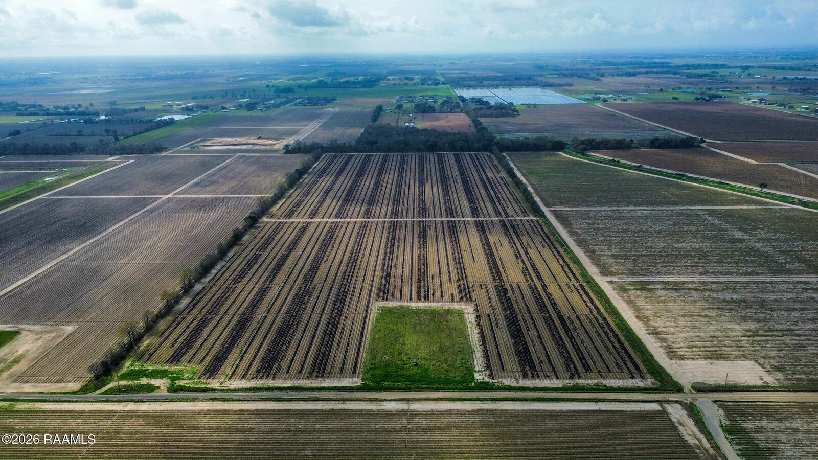 Property Photo: 14001 W Etienne Road LA 70555