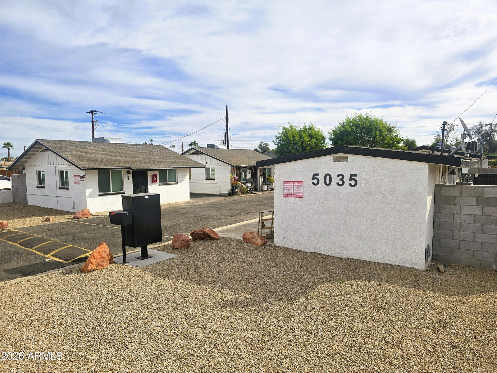 Property Photo: 5035 N 23rd Avenue AZ 85015
