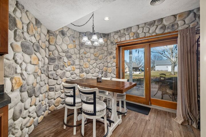 Property Photo:  1114 Surrey Circle  OH 44805 