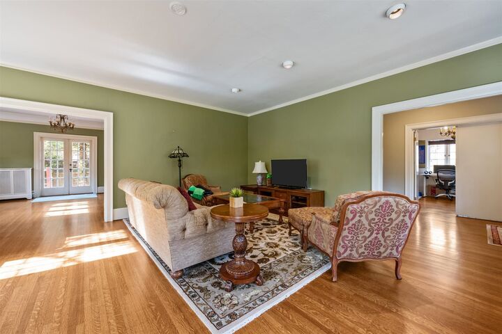 Property Photo: 3737 Pine Crescent BC V6J 4K4