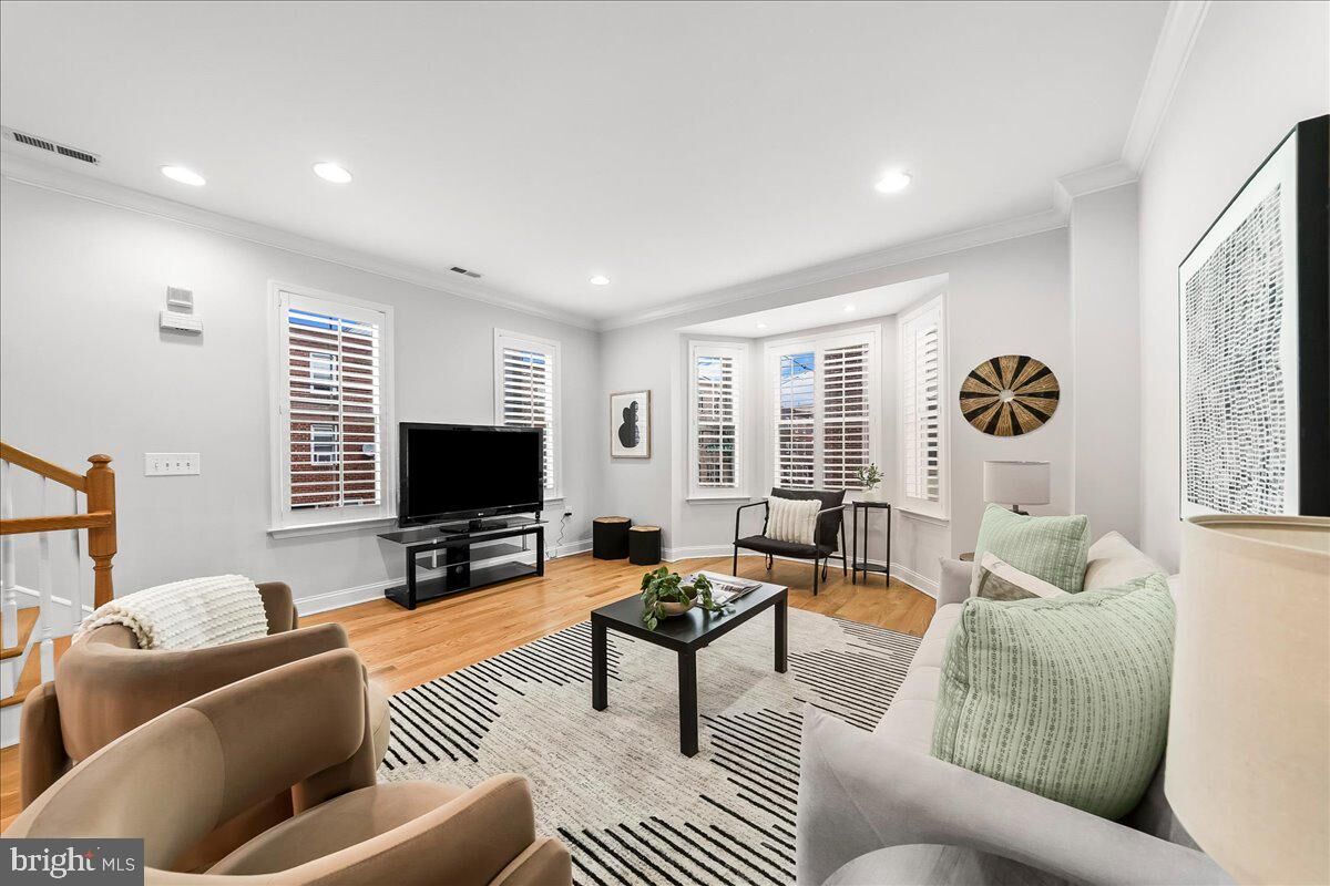 Property Photo: 1000 S Dorrance Street PA 19146