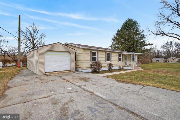 Property Photo:  4918 Pleasant Valley Road  PA 17406 