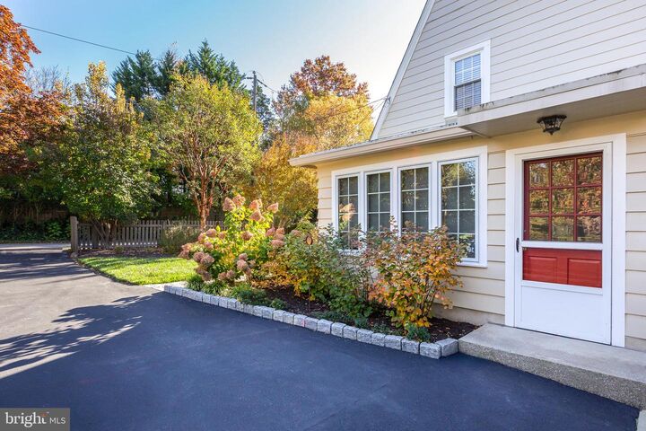 Property Photo: 600 Haydock Lane PA 19041