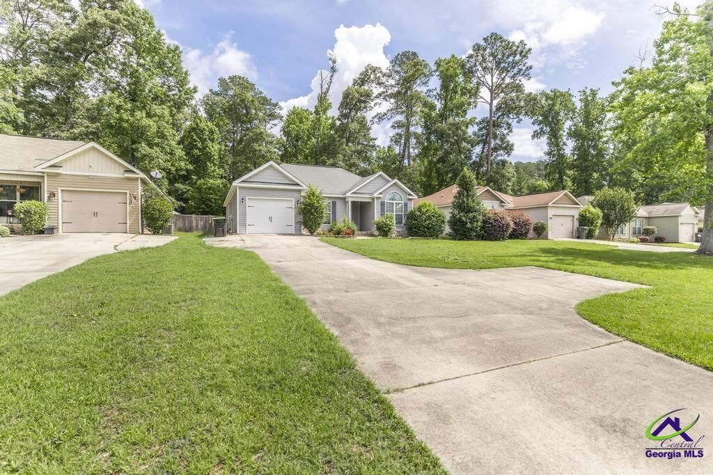 Property Photo:  510 Leisure Lake Drive  GA 31088-0000 