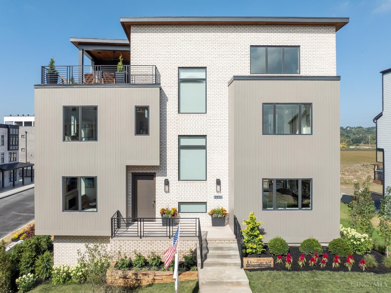 Property Photo:  2920 Three Oaks Lane  OH 45209 