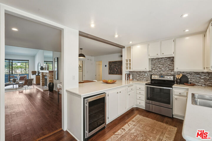 Property Photo:  4600 Via Dolce  CA 90292 