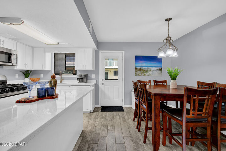 Property Photo: 170 W Leslie Lane FL 32407