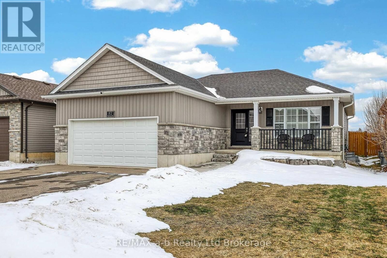 Property Photo:  87 Walker Road  ON N5C 0C3 