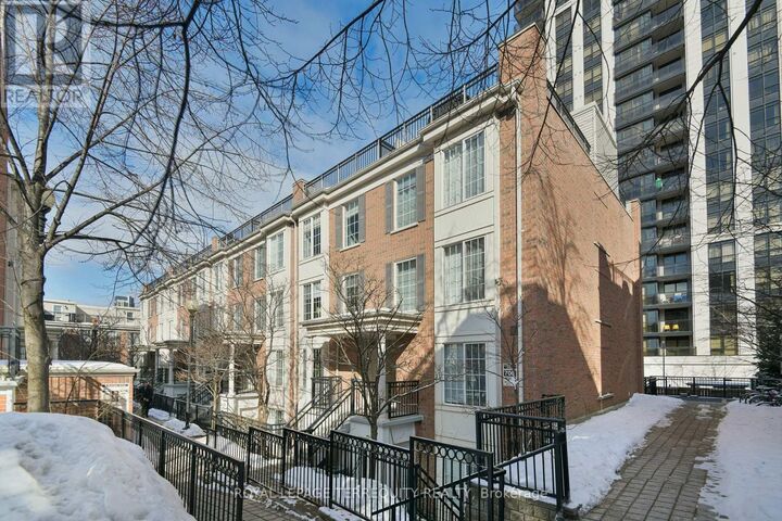 Property Photo:  5 Everson Drive 759  ON M2N 7C3 