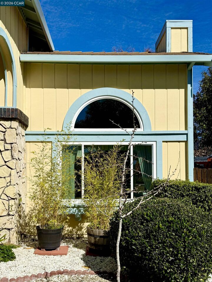 Property Photo:  2504 Brocket Court  CA 94531 