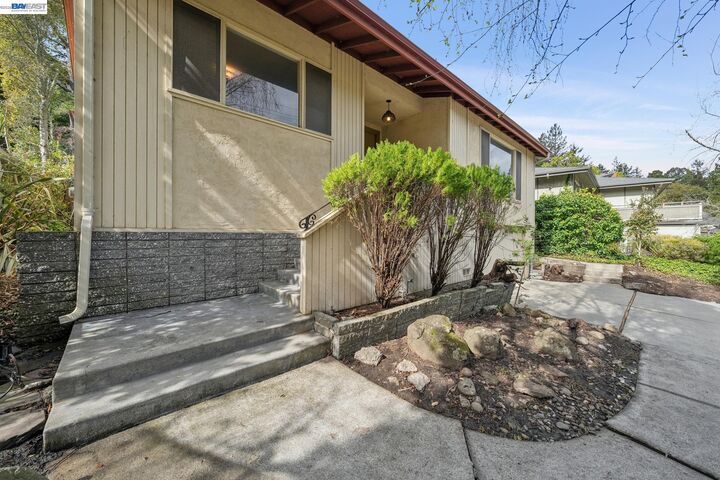 Property Photo:  2033 Trafalgar Pl  CA 94611 