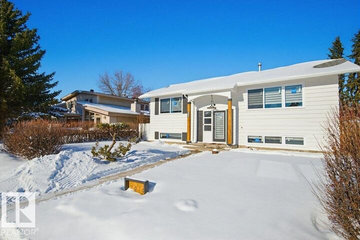 Property Photo: 7016 92A Avenue NW AB T6B 0T8