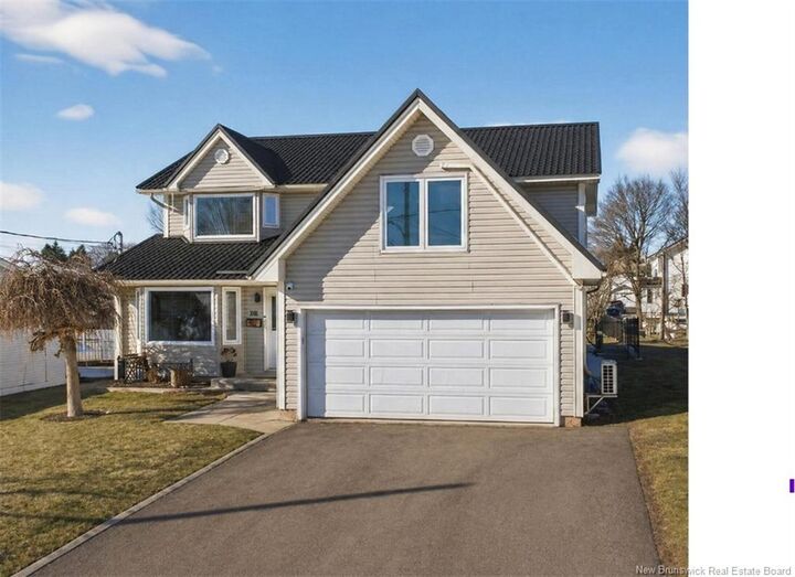 141 Gaspe Street — photo 1