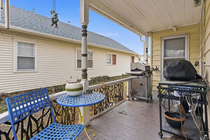 Property Photo:  613 Ash Street  KS 66547 