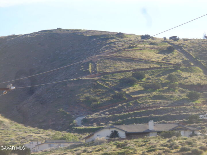 Property Photo:  1800 Richter Lane  CA 93550 