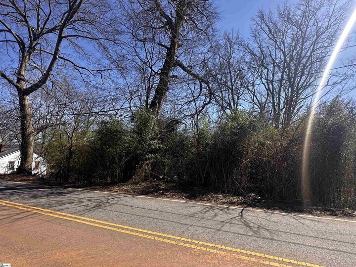 Property Photo: 1105 W Franklin Street SC 29624