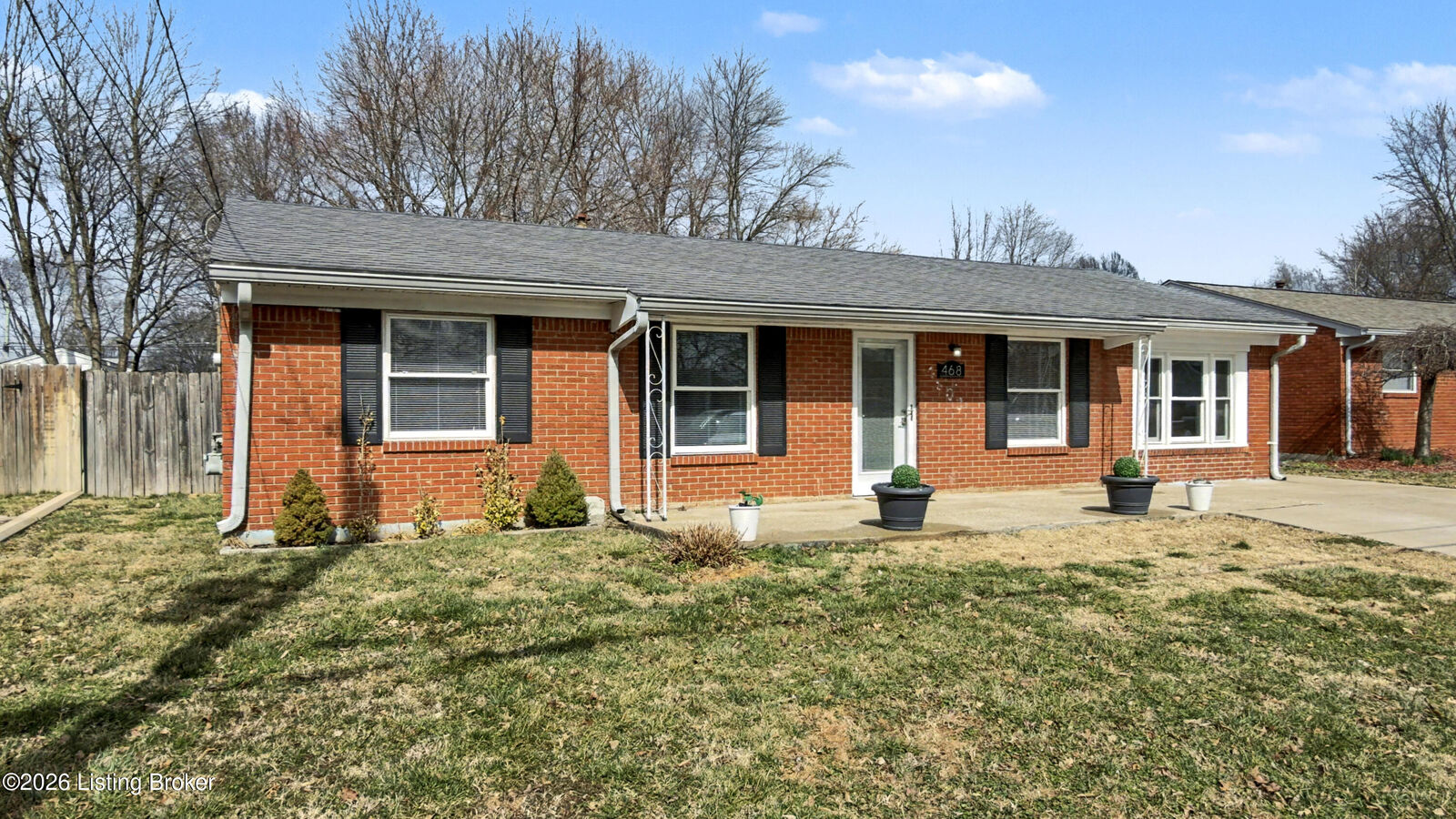 Property Photo:  468 Crestwood Ln  KY 40229 
