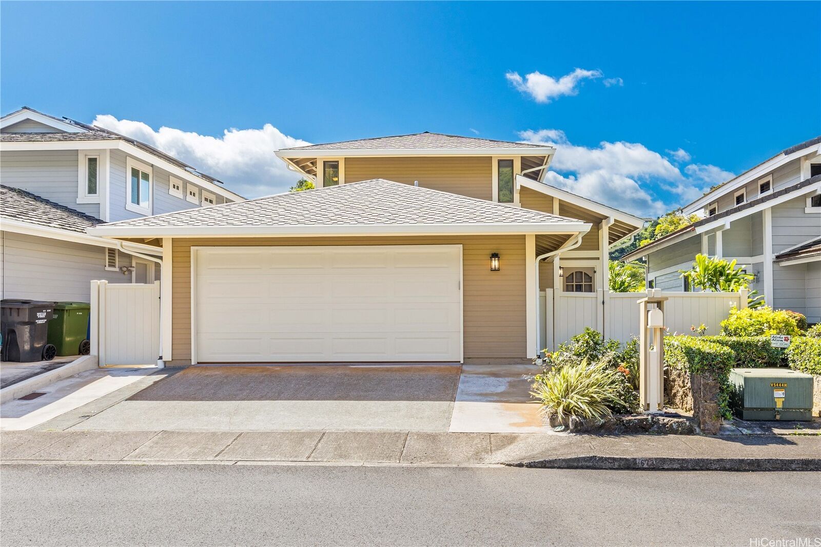 Property Photo:  98-673 Lania Place 87  HI 96701 