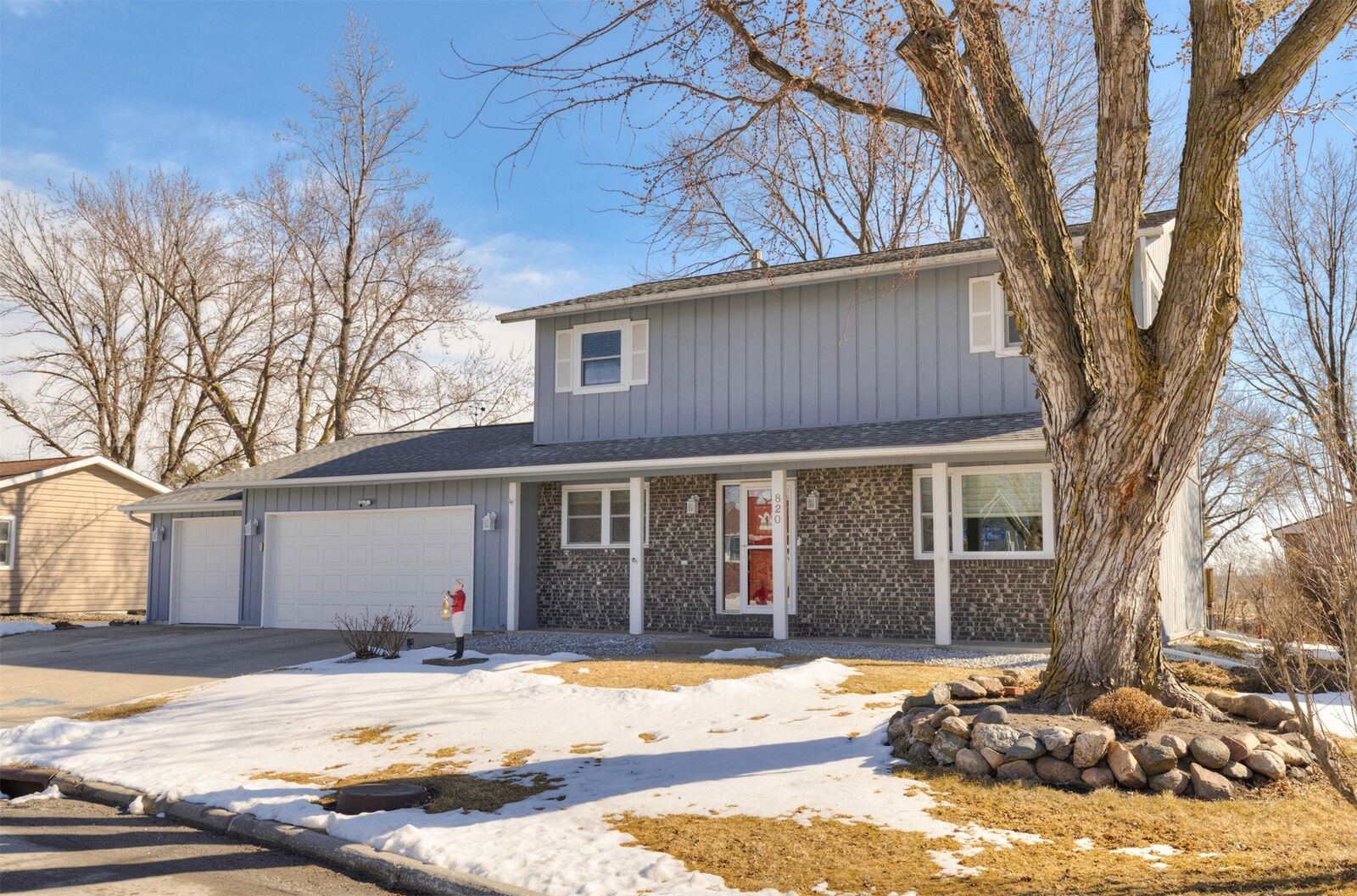 Property Photo:  820 Summer Meadows Court  IA 50220 